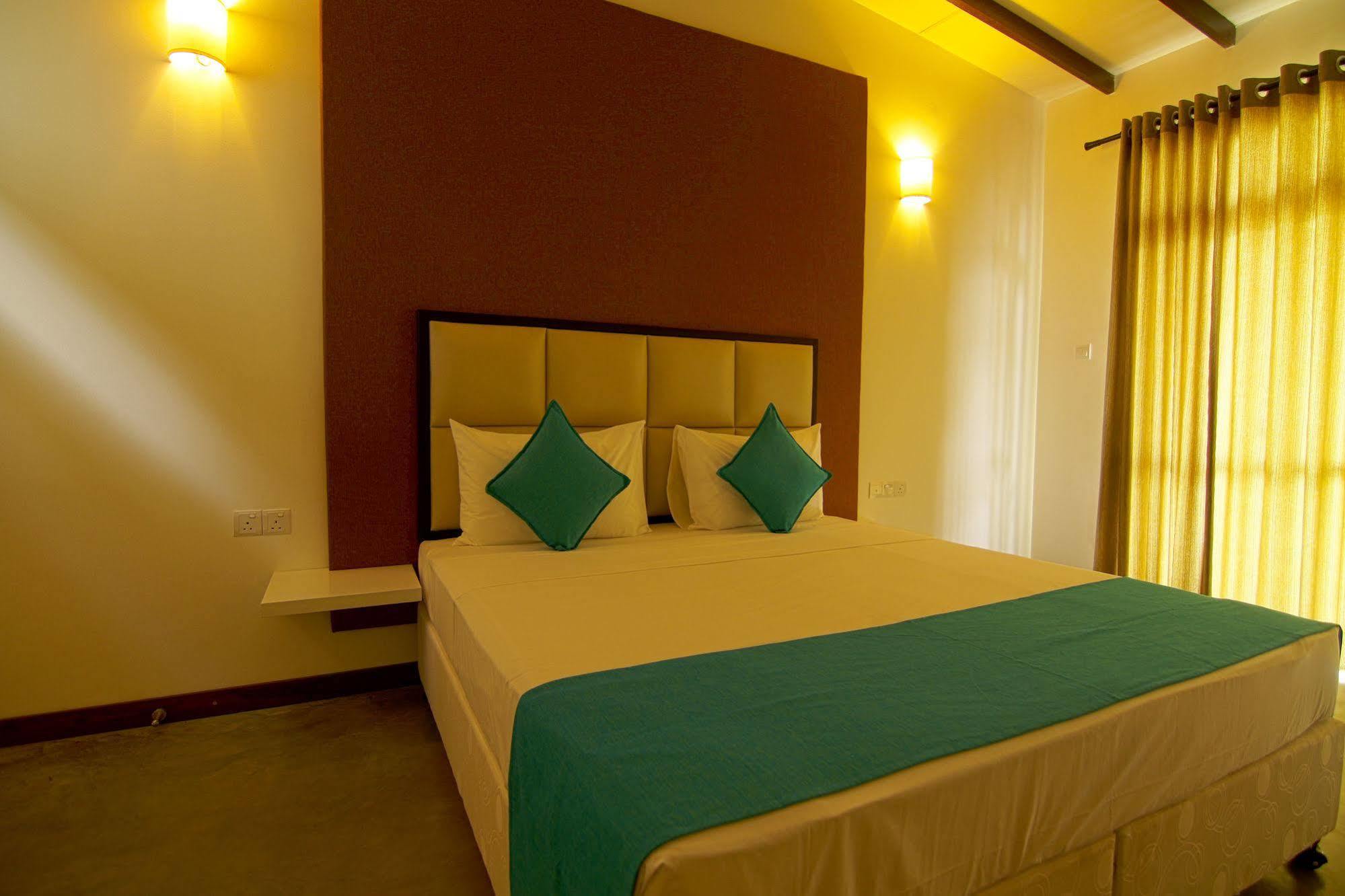 Jade Green Hotel Хамбантота Экстерьер фото