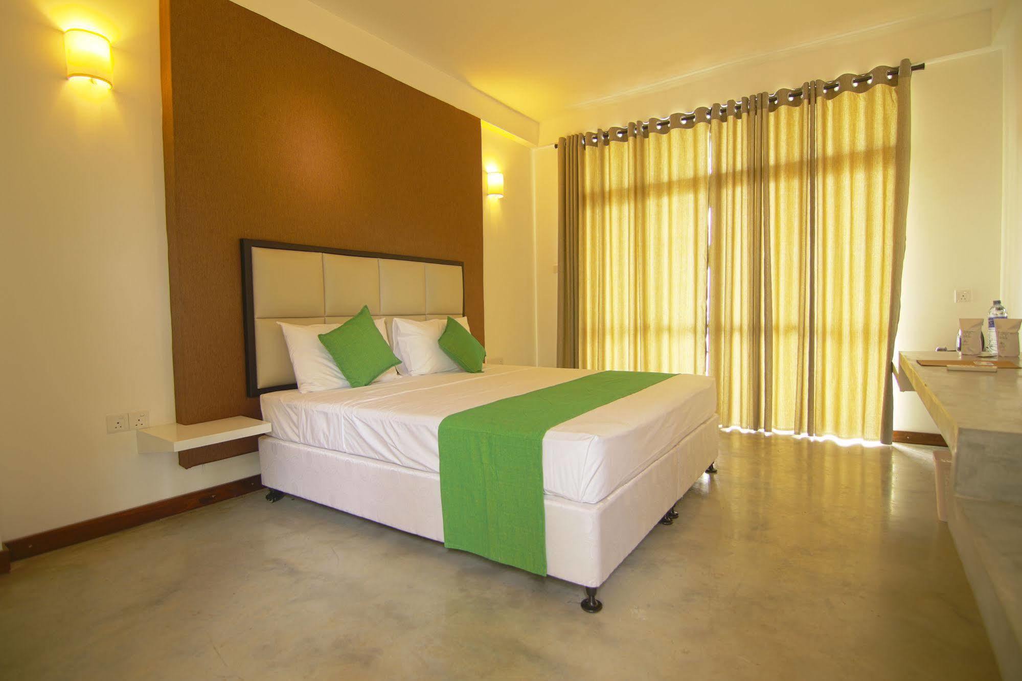 Jade Green Hotel Хамбантота Экстерьер фото