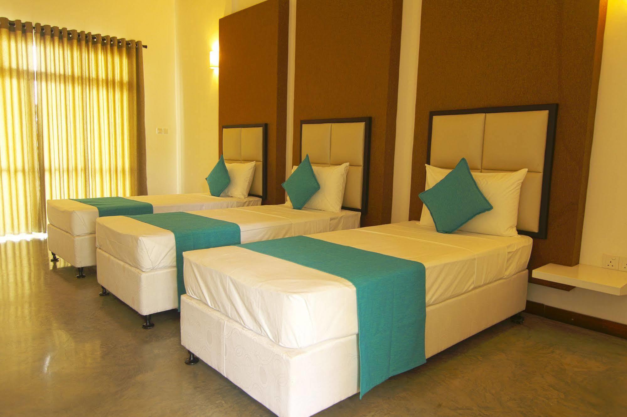 Jade Green Hotel Хамбантота Экстерьер фото