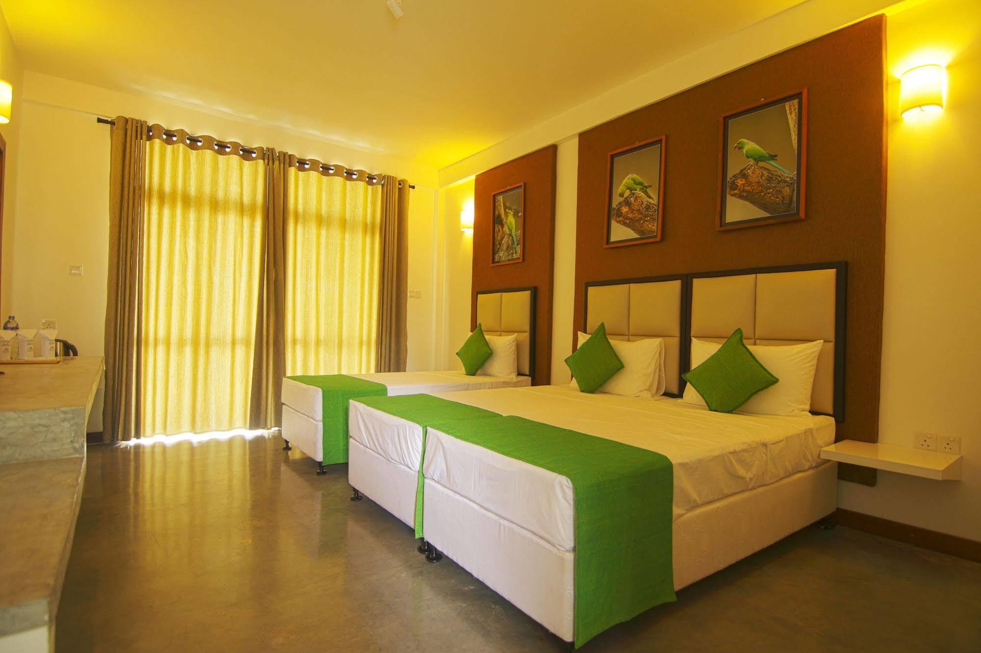 Jade Green Hotel Хамбантота Экстерьер фото